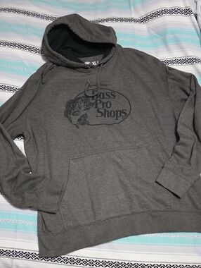 XL Bass Pro Shops Men's Gray Hooded Pullover Sweatshirt